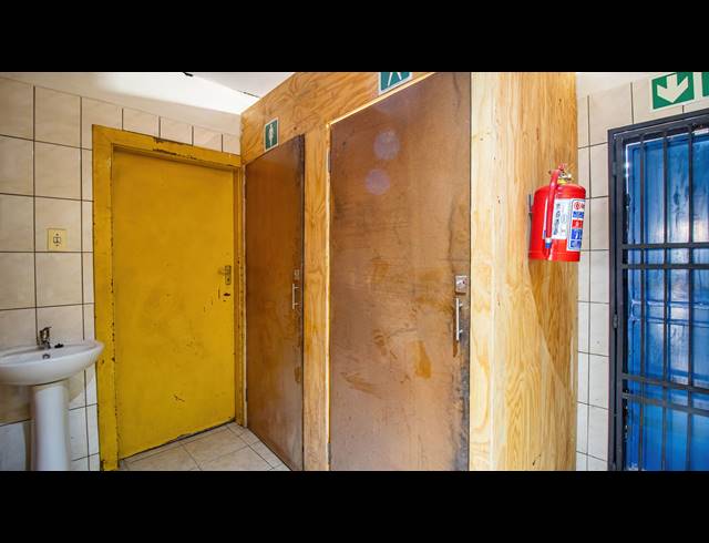 496M² RESTAURANT FOR SALE IN HILLBROW